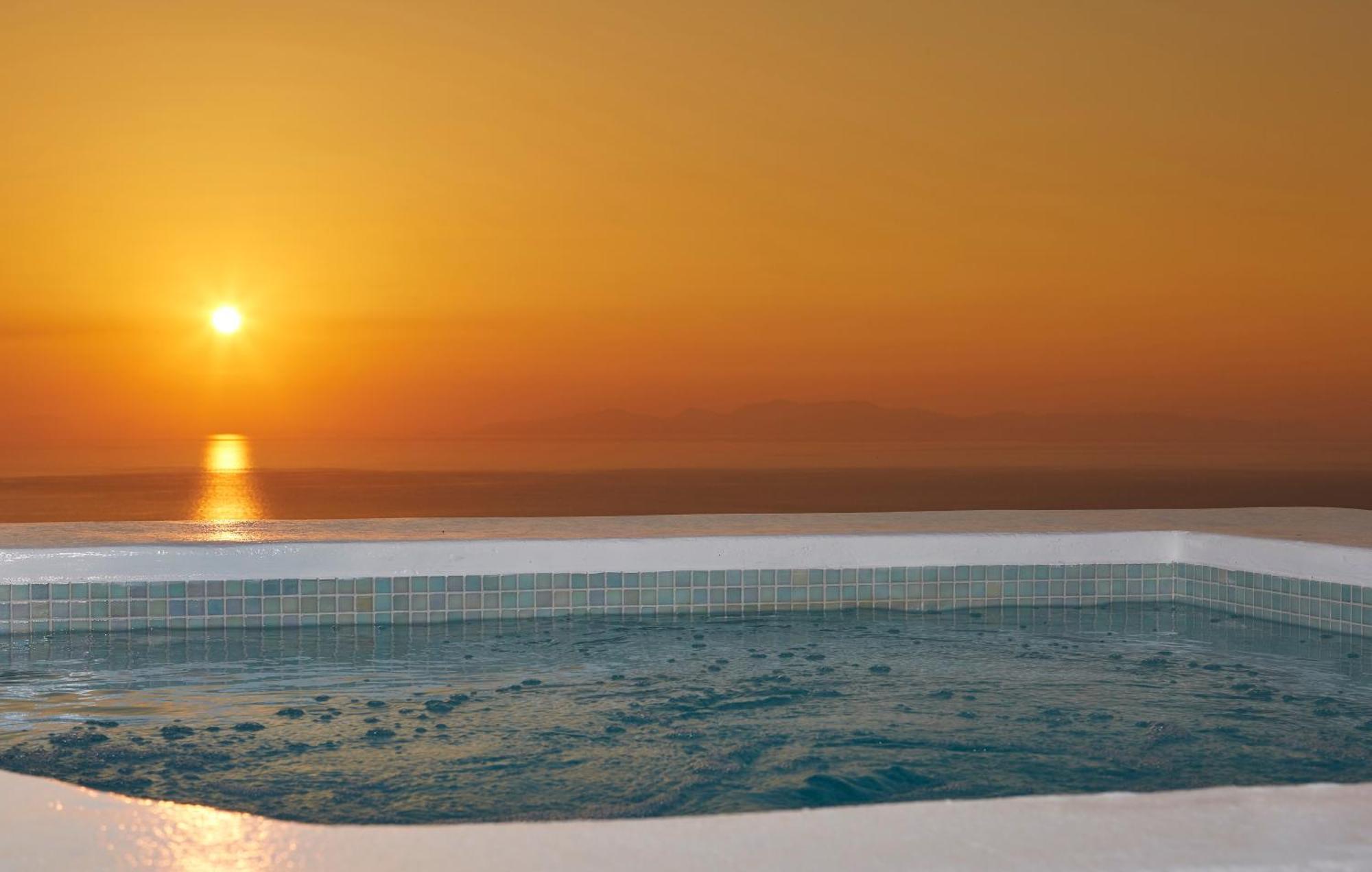 Aperanto Suites Oía Dış mekan fotoğraf